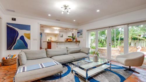 Coral Ridge Casa | Coral Ridge Getaway by AvantStay Pool Hot Tub Billiards 5mins to Beach