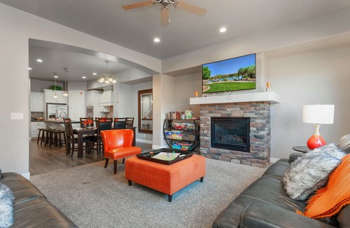 Washington Casa | Coral Ridge Resort 2081 | Private Hot Tub, Resort Pool and Golf Views