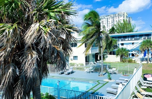 Pompano Beach Hotel | Coral Tides Resort