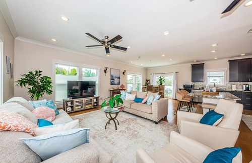 Redington Beach Casa | Coral Villa-Private Pool-4Beds/2BA-Redington Beach