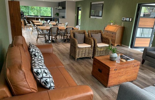 Nahoon Cama Y Desayuno | Coral Wood Self Catering Suites and B&B
