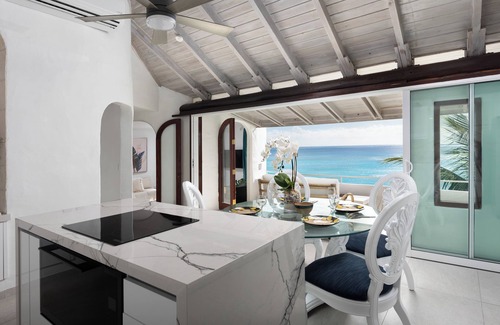 Lazaretto Apartamento | Coralita No.4, Oceanfront Apartment Near Sandy Lane