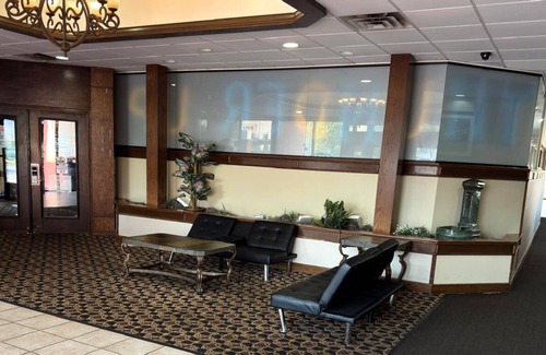 Oklahoma City Hotel | Coratel Inn & Suites Santa Fe OKC Standard 1 King Bed NS
