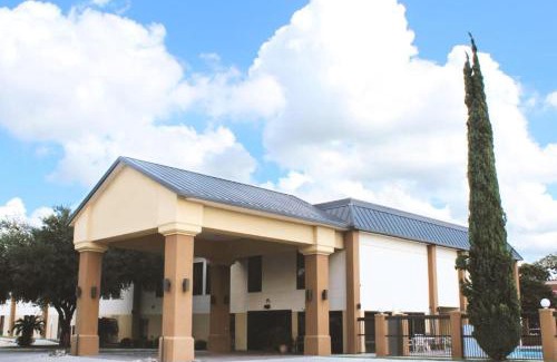 New Braunfels Hotel | Coratel Inn & Suites by Jasper New Braunfels IH-35 EXT 189