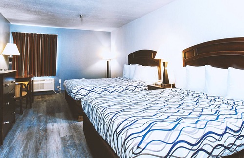 Park City Casa | Coratel Inn & Suites by Jasper Park City - Wichita North - DQBNS
