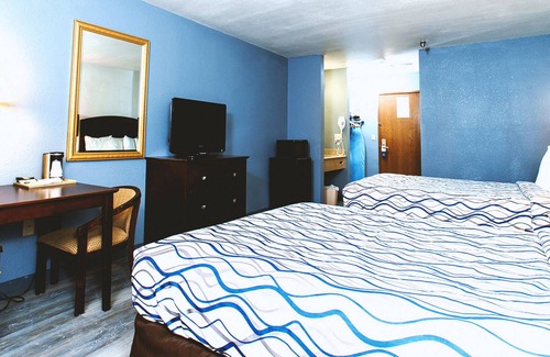 Park City Casa | Coratel Inn & Suites by Jasper Park City - Wichita North - SQBNS