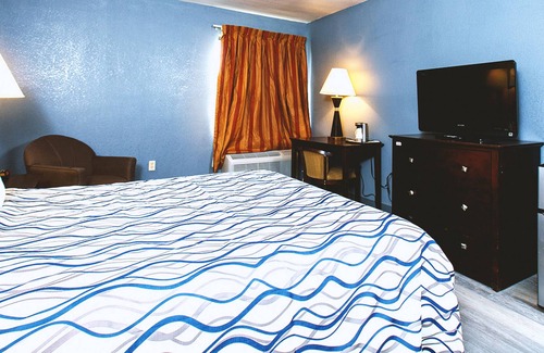 Park City Casa | Coratel Inn & Suites by Jasper Park City - Wichita North - DKBNS