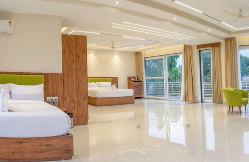 Bail Parao Complejo | Corbett Four Seasons