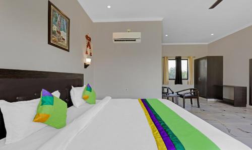 Bail Parao Complejo | Corbett The Serene By Sukhmani Resorts