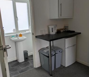 Corby Casa | Corby Town Vacations Rooms available for Couples & Singles