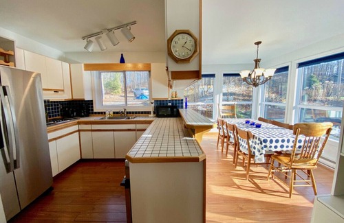 Havelock-Belmont-Methuen Cabaña | Cordova Lake House - Capacidad para 8