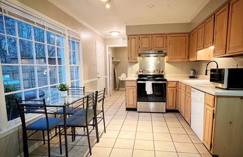 Cordova Casa | Cordova! Modern 3BR, Hot tub&bbq