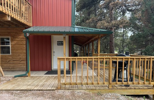 Moorcroft Casa | Corey's Gittaway 2….2 queen beds sleeps 4 people!