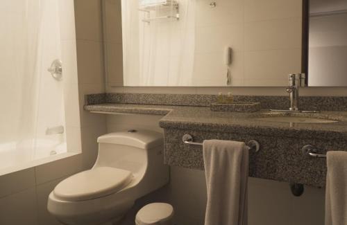 Quinta Paredes Hotel | Corferias ILAR Coliving & Hotel Embajada Americana