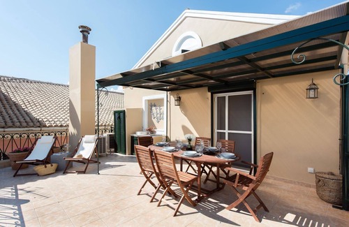 Old Town Villa | Corfu Town Townhouse | 3 Bedroom | Arieni House | Stunning Sea Views | Walking Distance to Centre