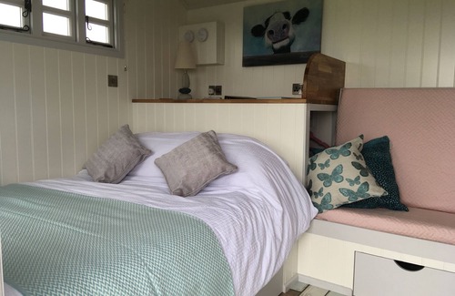 Bude Cabina | Cornakey Farm Luxury Shepherds Hut y bañera de hidromasaje