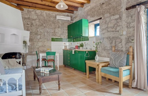 Arsos Apartamento | Cornaro House - Deluxe Studio w/ Shared Courtyard