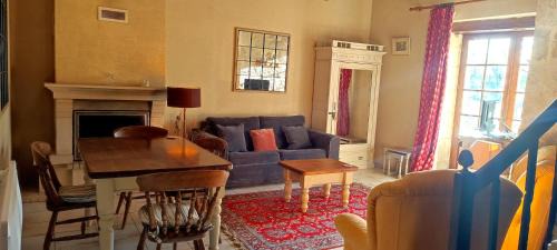 Issigeac Casa | Cornemuse Cottage Une maison entière de 100 m2 avec cuisine, séjour et jardin au centre d'Issigeac