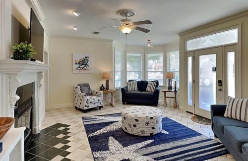 Crystal Beach Casa | Corner Castle