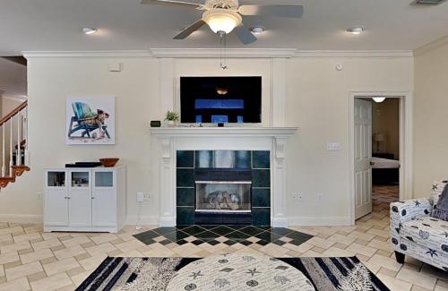 Crystal Beach Casa | Corner Castle