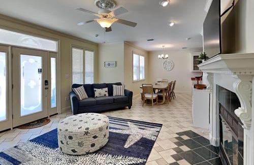 Crystal Beach Casa | Corner Castle