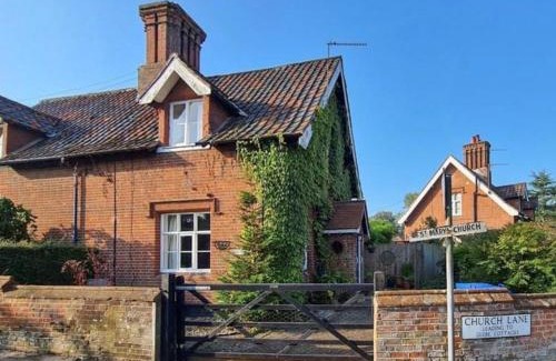 Homersfield Casa | Corner Cottage