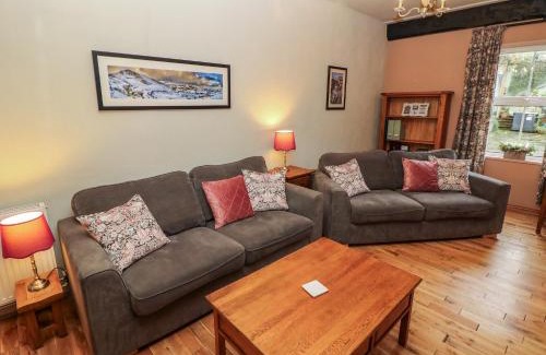 Tideswell Casa | Corner Cottage