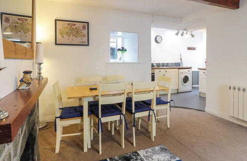 New Galloway Cabaña | Corner Cottage