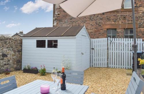 Girvan Casa | Corner Cottage