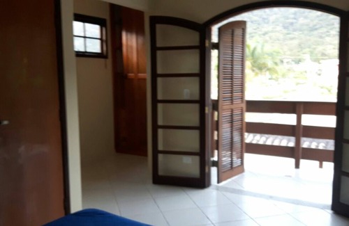 Mococa Casa | CASA DE 5 DORMITORIOS. COND. CERRADO CON PISCINA