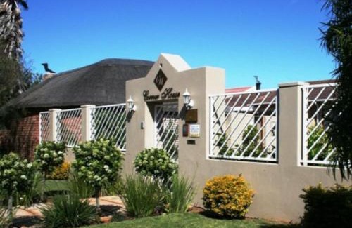 Summerstrand Casa | Corner House Accommodation