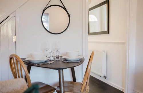 Cheltenham Apartamento | Corner House - Bright 2 Bed in Cheltenham