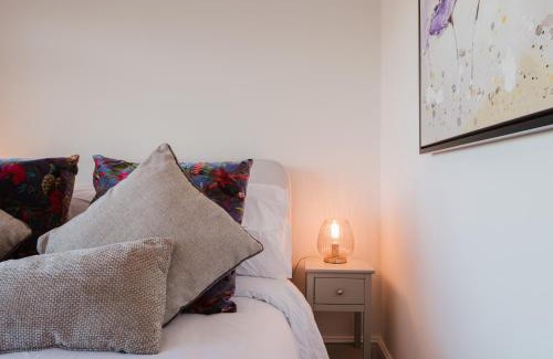 Cheltenham Apartamento | Corner House - Bright 2 Bed in Cheltenham