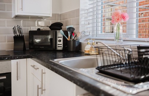 Cheltenham Casa | Corner House - Bright 2 Bed in Cheltenham