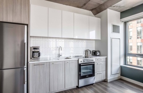 MIT Apartamento | Corner Kendall Sq 1BR w/ Office Nook, Gym near MIT by Blueground