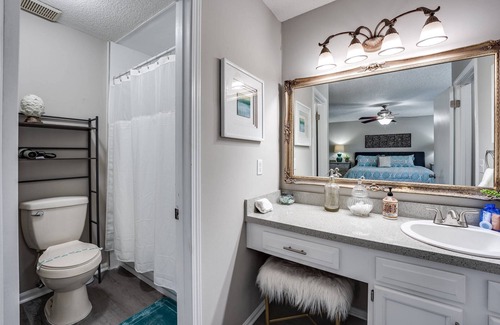 Southside Casa | Corner Townhome |Fenced |Dogs Ok |Patio |Propane BBQ |Mandarin Area |Near Shops |South of Downtown