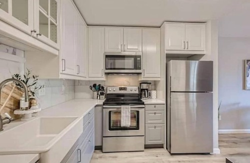 Louisville Casa | Corner Unit 2 BDR / 2.5 BA Lafayette Townhome