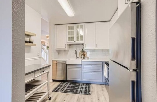 Louisville Casa | Corner Unit 2 BDR / 2.5 BA Lafayette Townhome