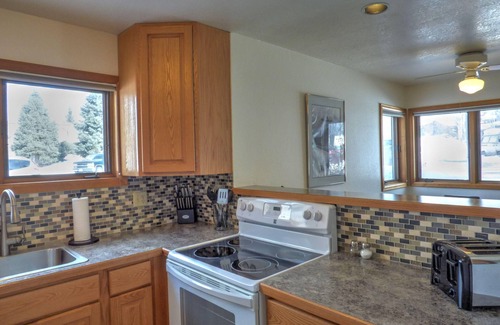 Steamboat Springs Condominio | Corner Unitground Floor + Hot Tubspatio W/D in Unit