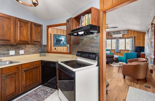 Canton Cabina | Cornerstone Cabin at Springdale