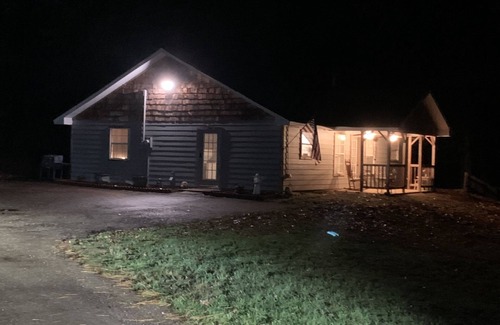 Lincoln Parish Cabina | CornerStone Cabin sleeps 6 secluded on 28 acres