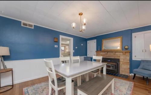 Terre Haute Casa | Cornerstone Cottage