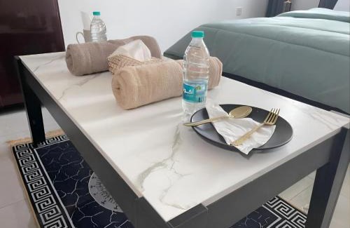 Abu Dhabi City Center Hostal | Corniche Street - Extremely Unique Room