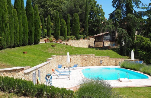 San Gimignano Apartamento | Apartment en Sensano con 3 habitaciones, capacidad 6