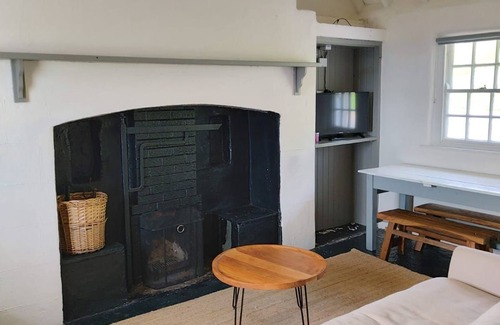 Corofin Cabaña | Corofin Cottages - una casa de campo de dos pisos con capacidad para 6 personas en 3 habitaciones
