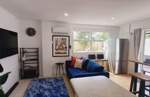 Coromandel Cabaña | Coromandel Town Harbourside 29B ~ Boat Parking ~ Central Location