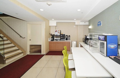 Queens Hotel | Corona Hotel