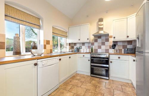 Broadwas Casa | Coronation Cottage - Hot Tub Coming Soon