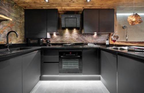 Lindale Casa | Coronation Cottages, Modernised 200-Year-Old Lake District Cottage Getaway for Two