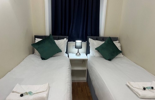 Earl's Court Hotel | Coronation Hotel